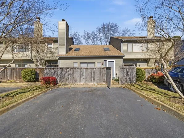 1524 Colonnade Dr, Virginia Beach, VA 23451