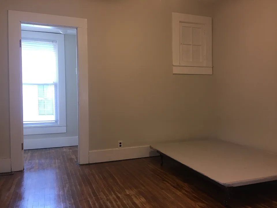 Bedroom 1/Walk In Closet