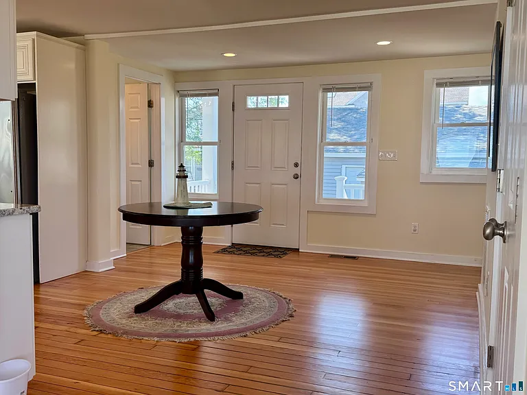 75 Milford Point Rd — Photo 5