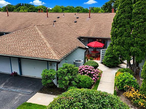 2nd image of 209 Wind Hollow Ct