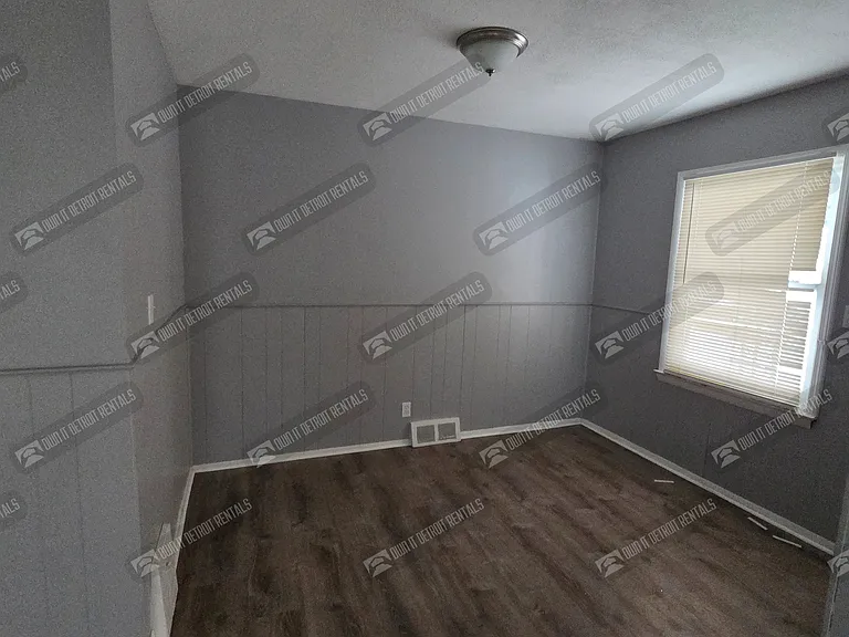 1139 S Bassett St — Photo 6
