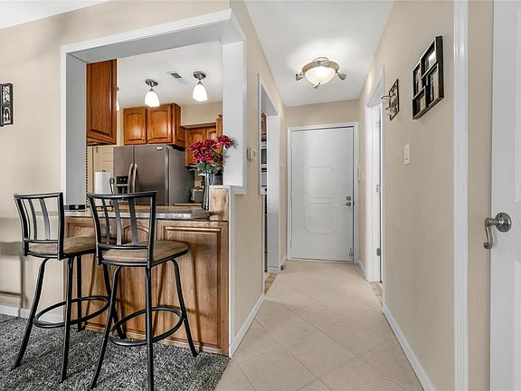 5th image of 1112 Sunhaven Dr APT L