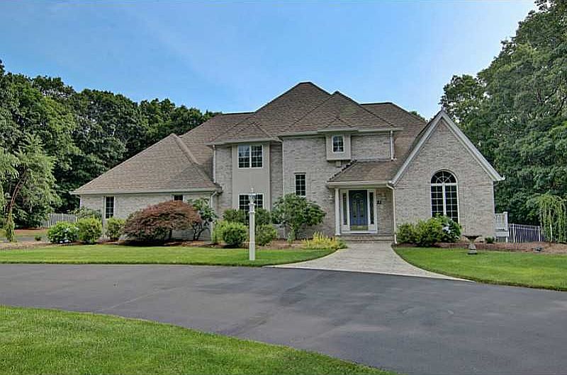 2nd image of 22 Jasons Grant Dr