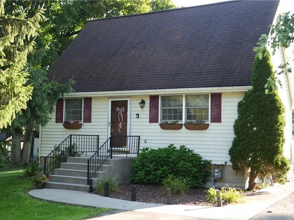 743 Spring St, Harmony, PA 16037