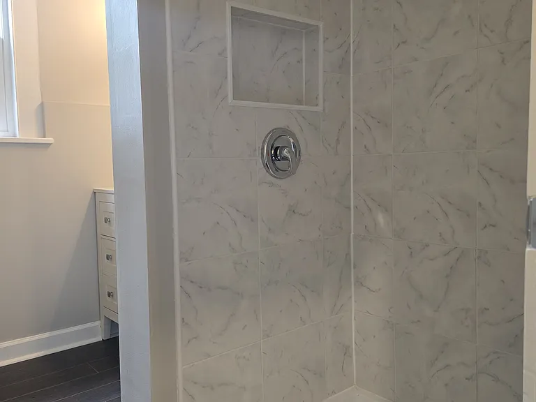 225 Bond St — Photo 23