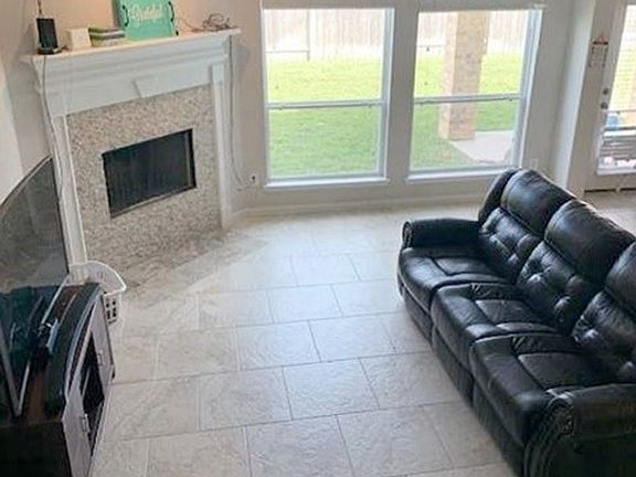 3rd image of 16510 Winchester Grove Ln