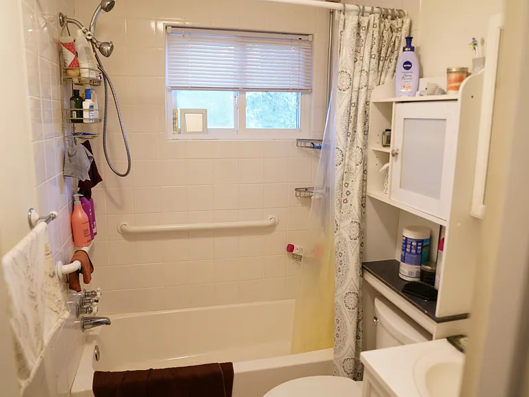 551 Woodside Ave — Photo 10