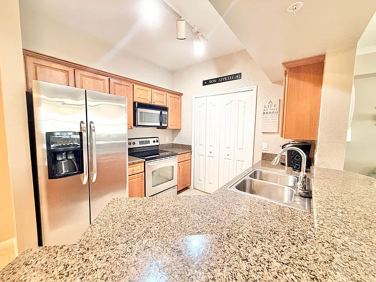 12960 Positano Cir #303 — Photo 5