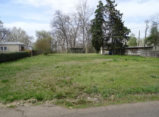 102 Riverside Dr, Greenwood, MS 38930