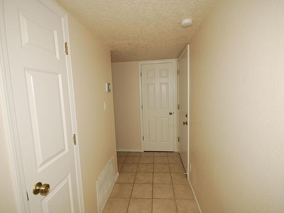 4th image of 3920 Ladera Dr NW