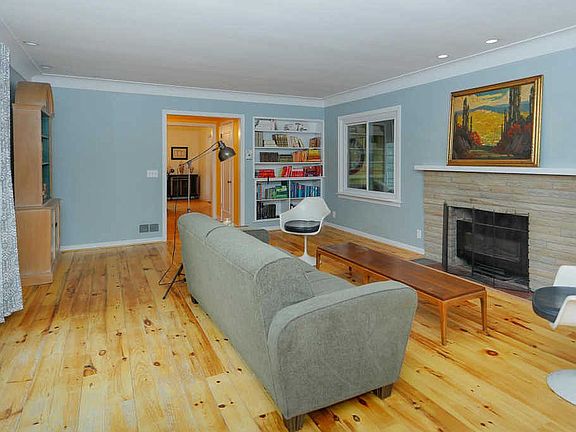 5th image of 2881 Bronson Blvd