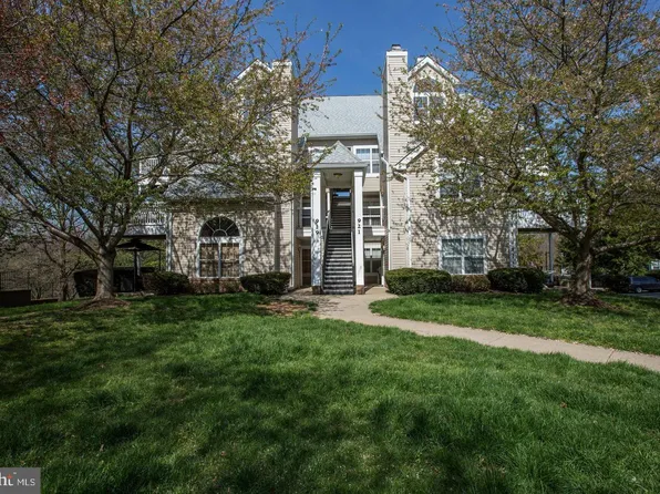 921 Hillside Lake Ter APT 304, Gaithersburg, MD 20878