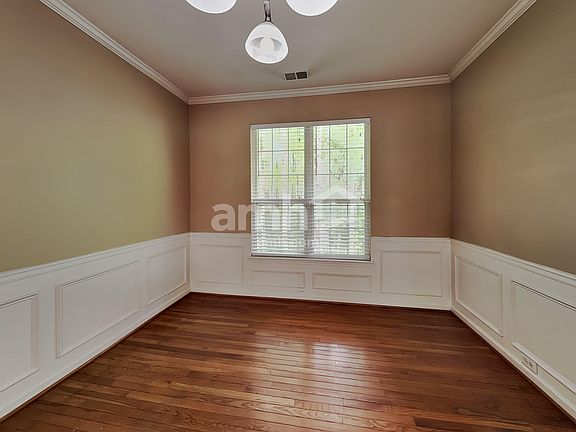 5th image of 433 Holland Springs Dr