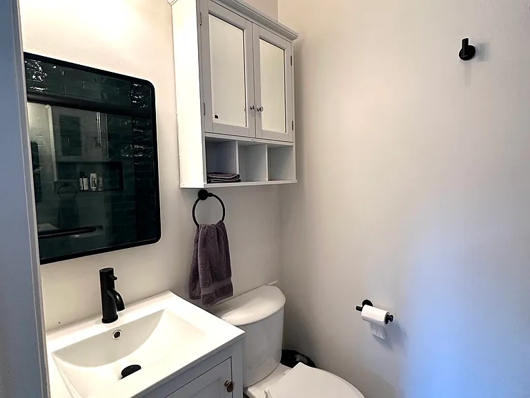 2368 Suffolk St #B — Photo 16