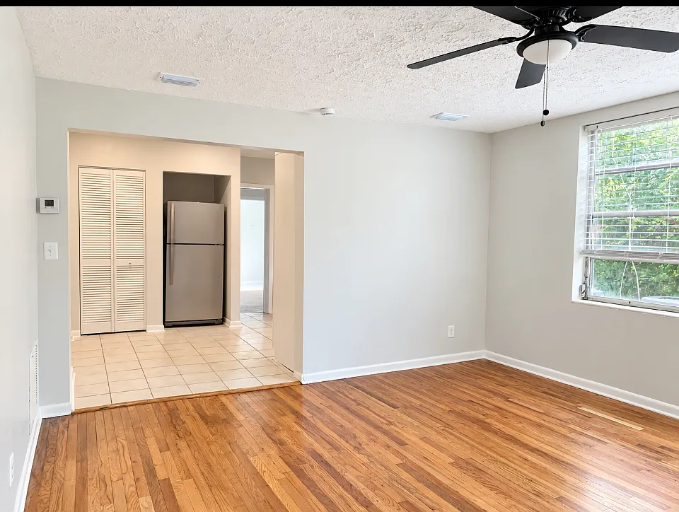 2 bed, 940 sqft, $1,975 — Photo 2