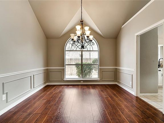 4th image of 6217 Kingswood Dr