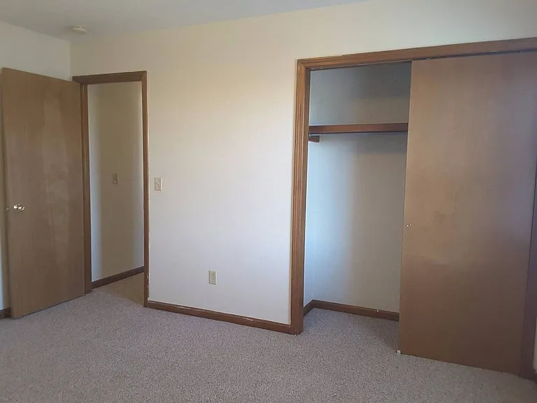 213 Stonewall Ct — Photo 8