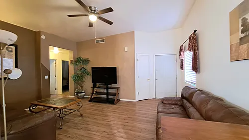 1809 S 30th Pl Photo 1