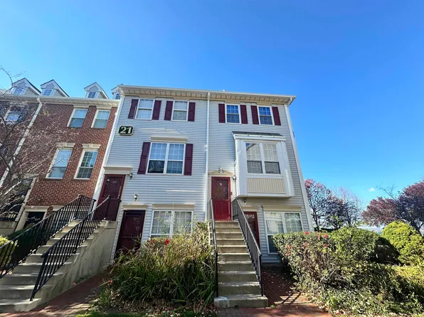 98 Cottonwood St, Jersey City, NJ 07305