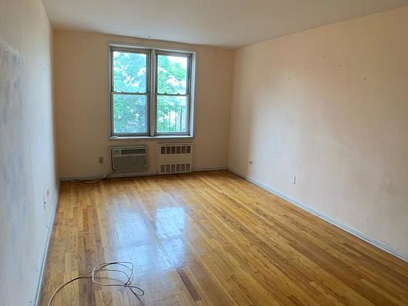 5th image of 2355 E 12th St APT 3D