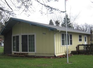 6369 E Lake Ave, Knox, IN 46534