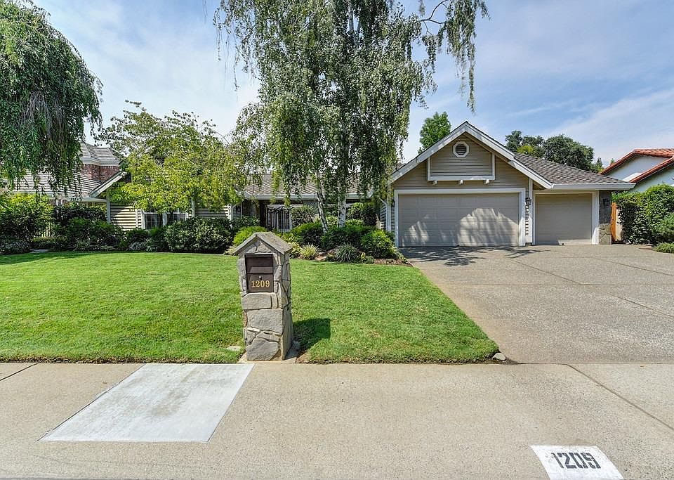 1st image of 1209 Kingsford Dr