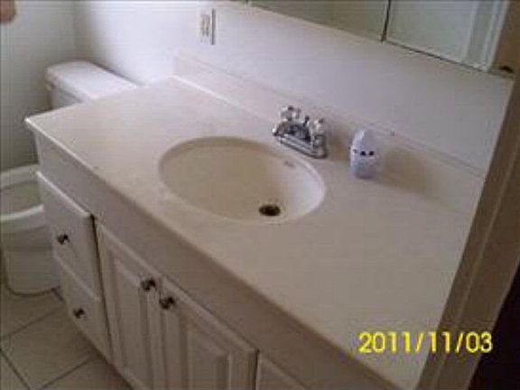 4th image of 121 Green Dr