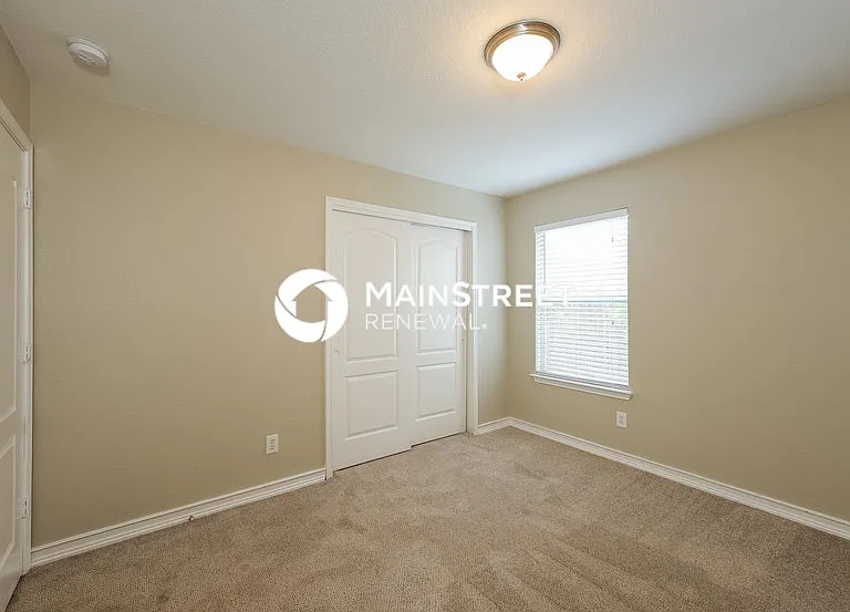 10211 Round Rock Way — Photo 3