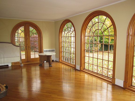 5th image of 41 Nassau Dr