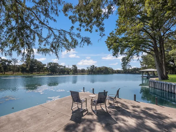 8949 S State HWY 123, Out of Area, TX 78155