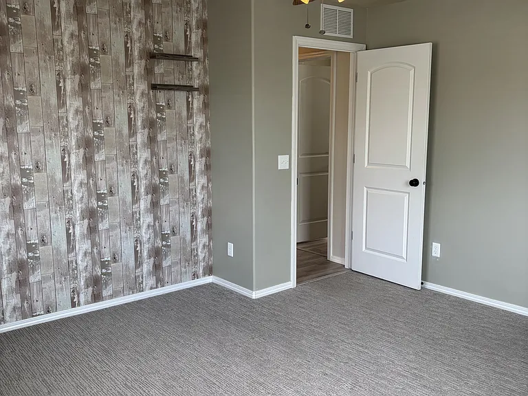 2075 Mary Dr — Photo 22