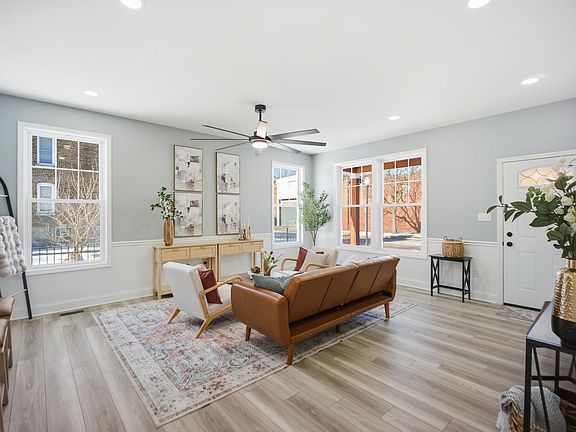 4th image of 244 Condit St