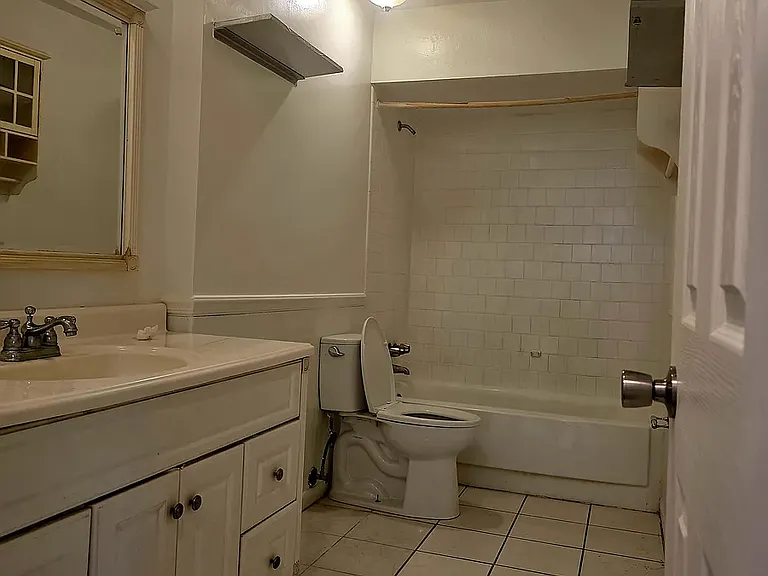 15 Burbank Blvd — Photo 4