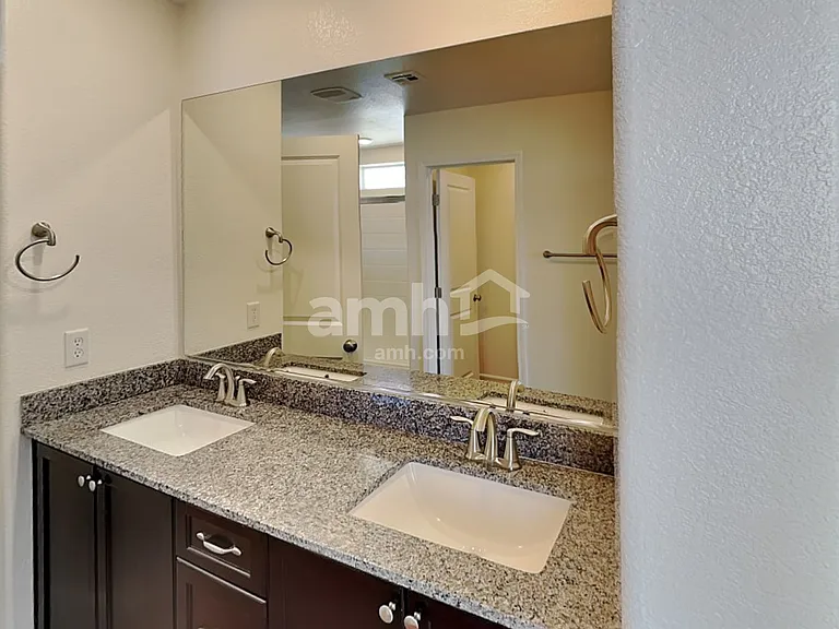 5804 Petronius St — Photo 10
