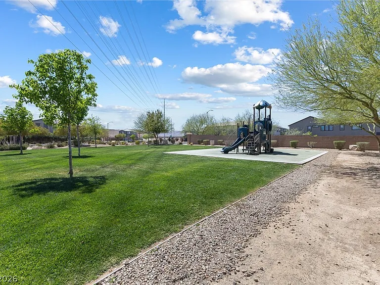 10925 Jordyn Hill St — Photo 32