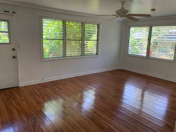 448 Ulupaina St, Kailua, HI 96734