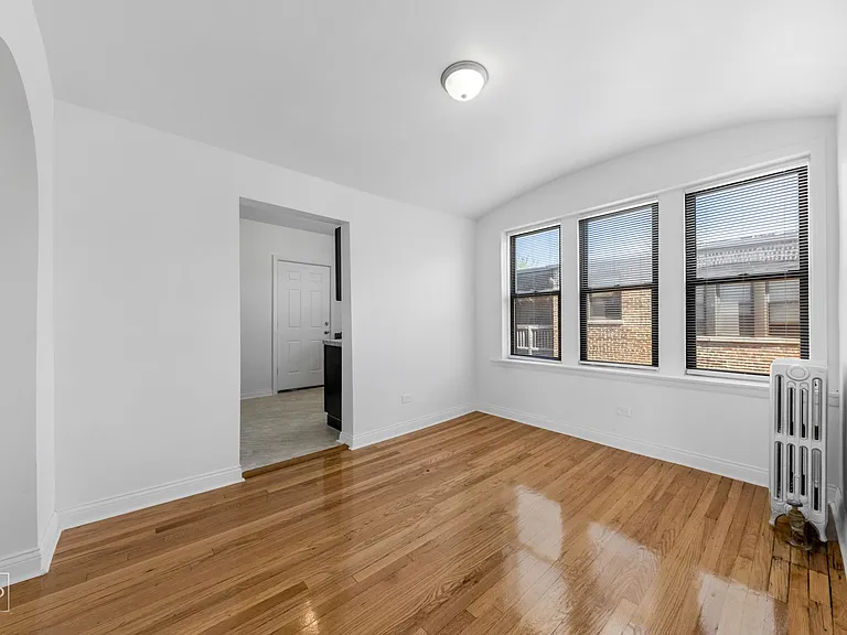 7657 S East End Ave — Photo 5