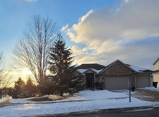 302 Ridge View Trl, Verona, WI 53593