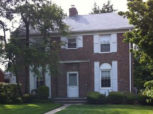 100 Horace Harding Blvd, Great Neck, NY 11020