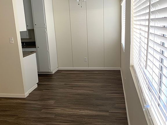 3rd image of 1920 Thomas Ave APT 4