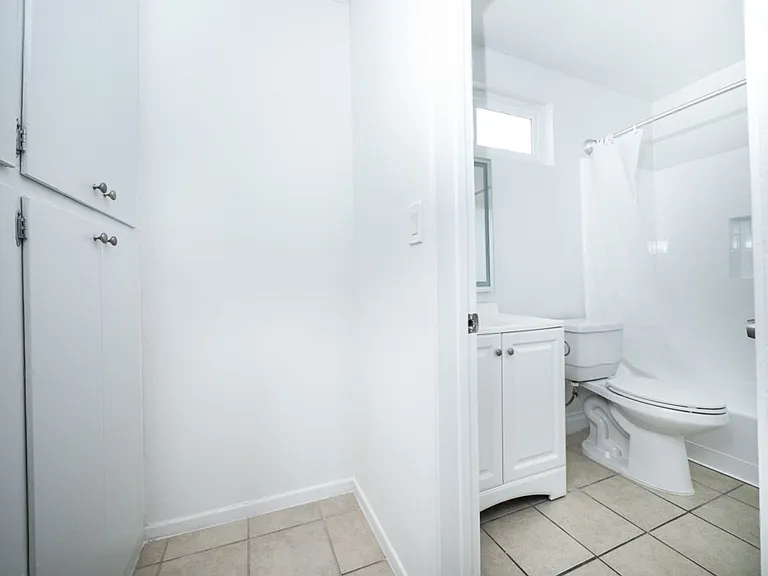 1166 S. Crenshaw Blvd — Photo 15