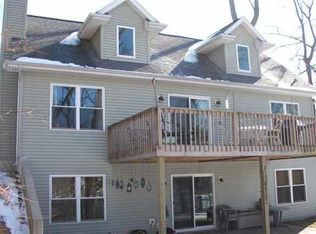 9447 N Koher Rd E, Syracuse, IN 46567