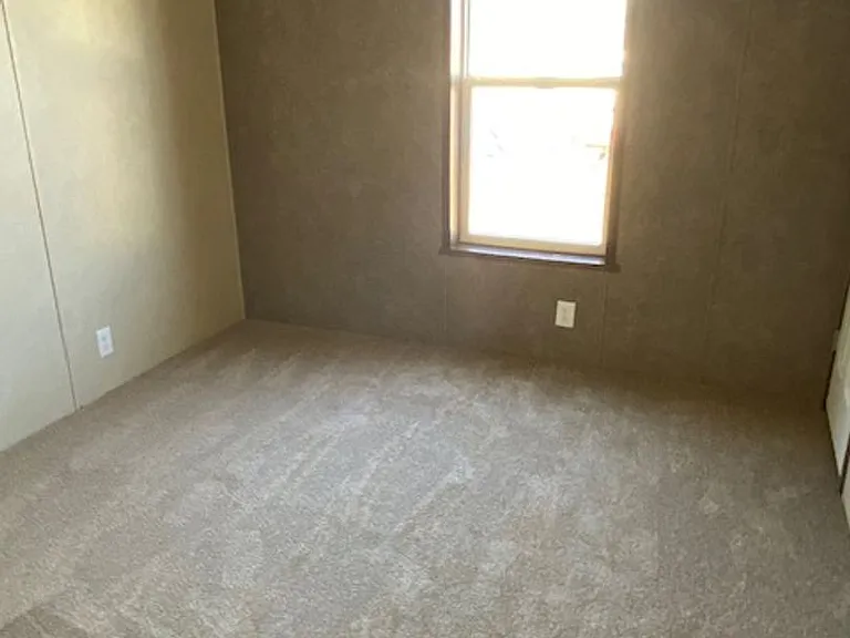 864 Alb Dr — Photo 2