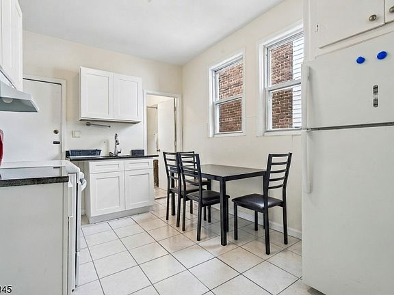 5th image of 531 Bloomfield Ave