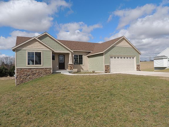 3rd image of 14653 Crescent Meadows Dr NE