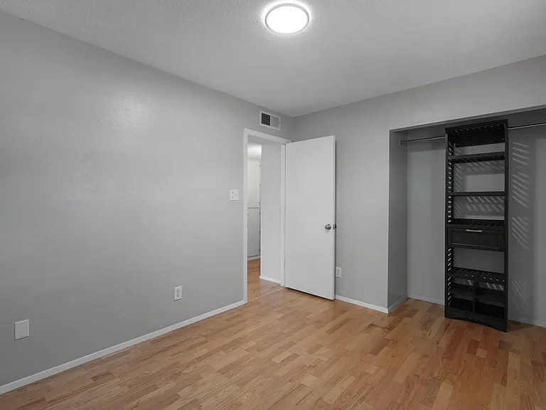 7553 Union St NE — Photo 9