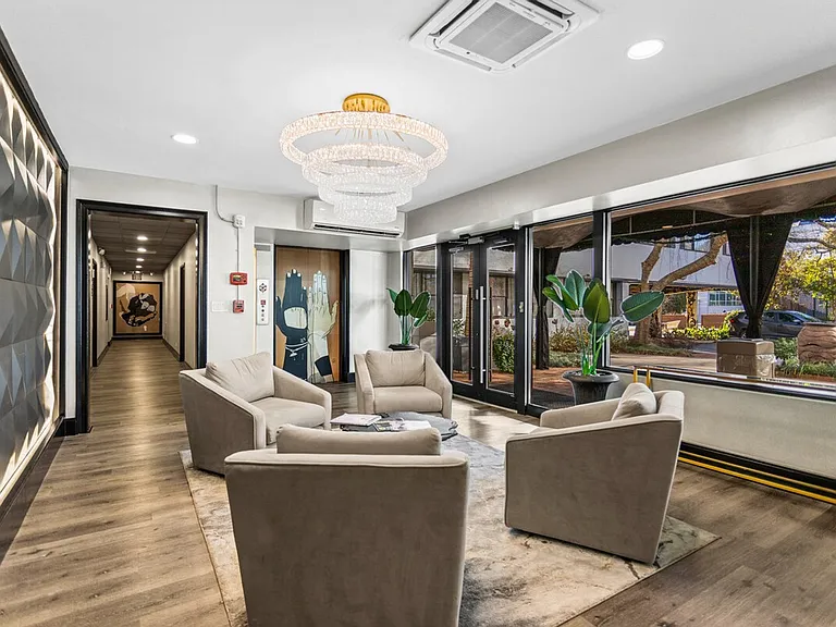 Building's Lounge