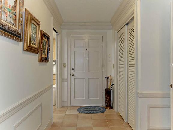 4th image of 139 Bluff View Dr APT 208