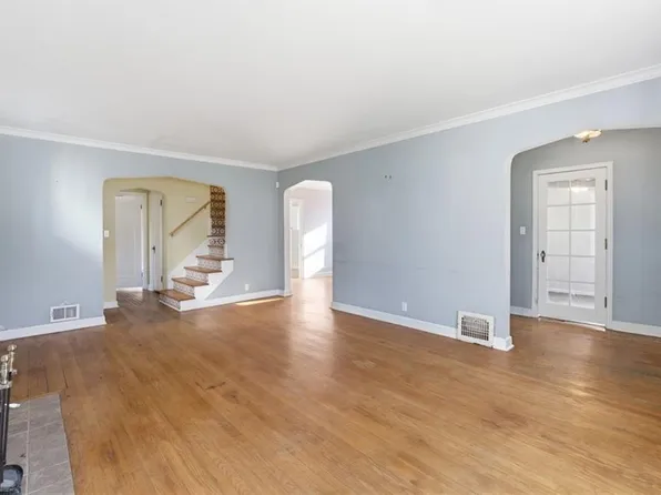 1174 E 77th St, Kansas City, MO 64131