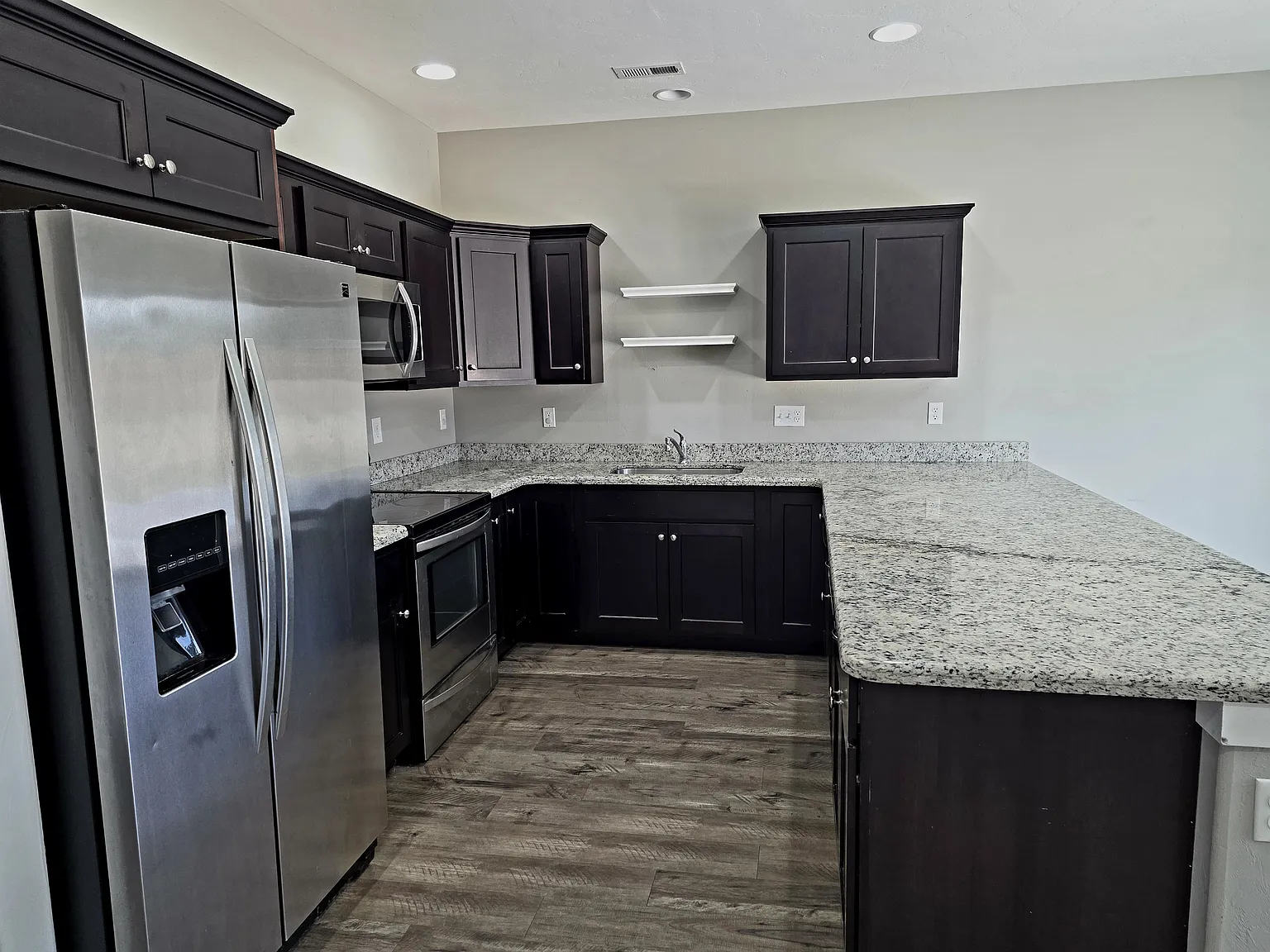 3 bed, 2.5 bath, 1500 sqft, $2,295 — Photo 3